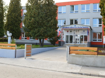 skola web.JPG